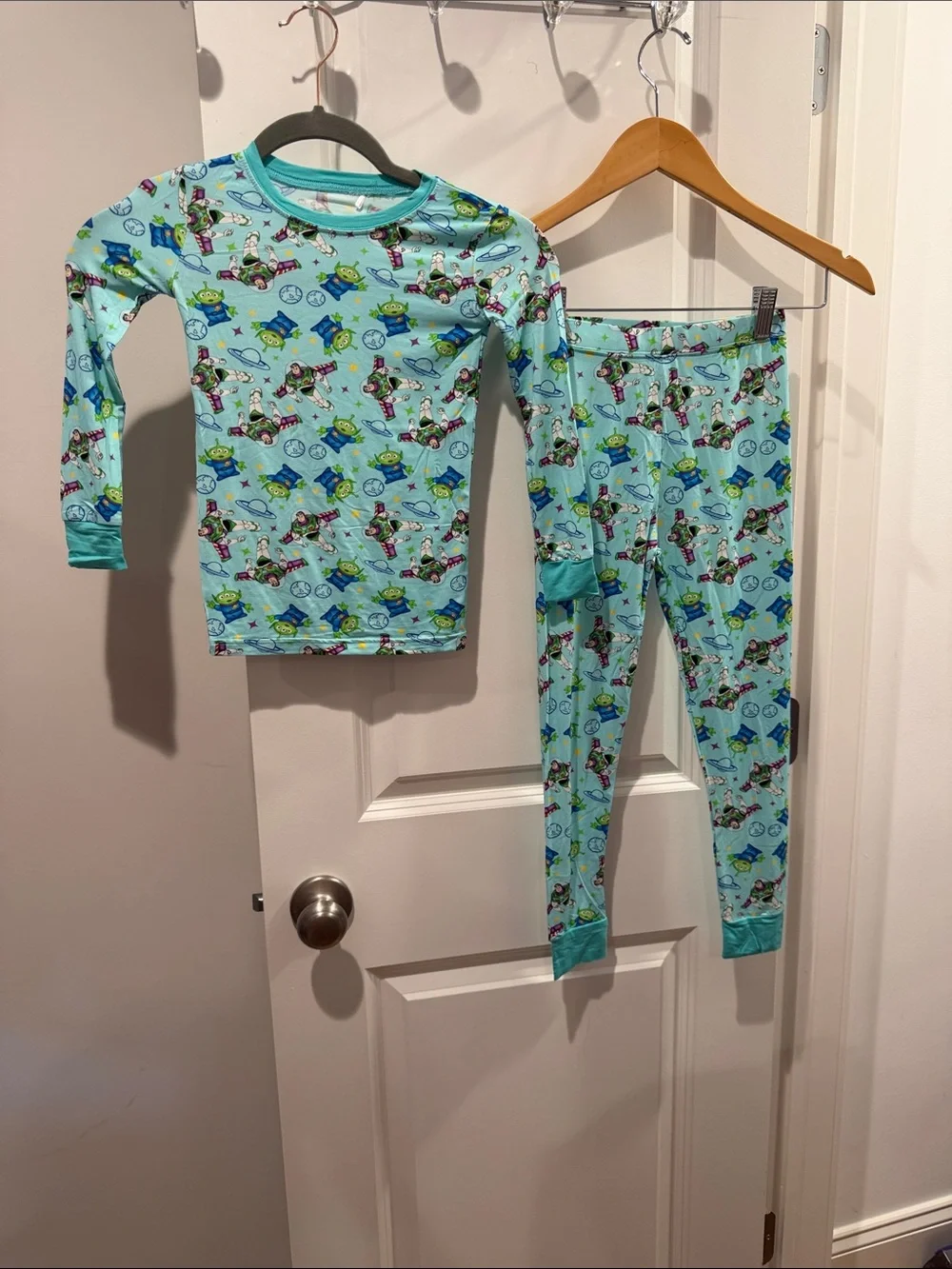 Kids bamboo Buzz LightYear Print Pajama Set size 5-6 NEW